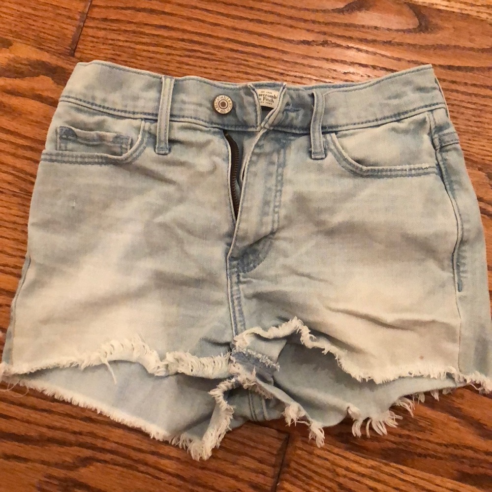 light wash jean shorts